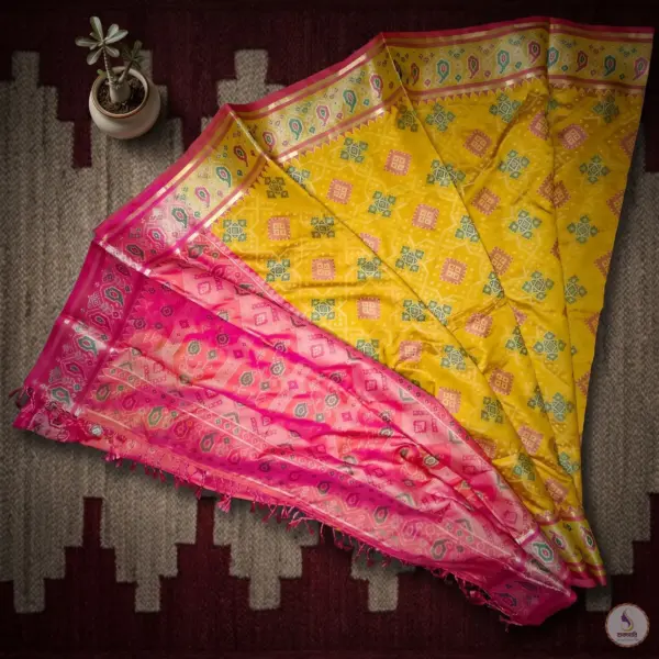 ইক্কাত সিল্ক অরেঞ্জ শাড়ি