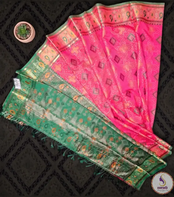 ইক্কাত সিল্ক পিঙ্ক শাড়ি