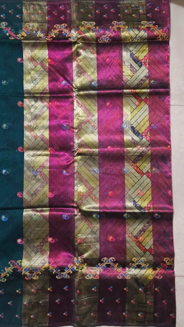 রেশমি হাফ-সিল্ক ডার্ক গ্রীন শাড়ি