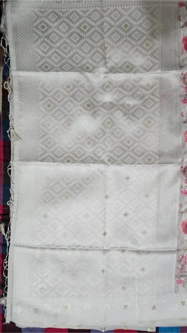 টিস্যু অরগাঞ্জা হোয়াইট সিল্ক শাড়ি