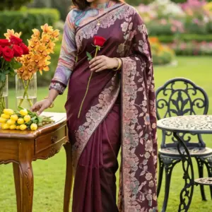 চন্দন সিল্ক ব্ল্যাক কফি-ব্রাউন শাড়ি