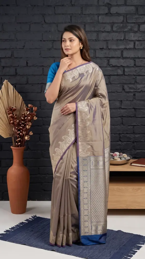 সাউথ ইন্ডিয়ান সিল্ক বেইজ শাড়ি