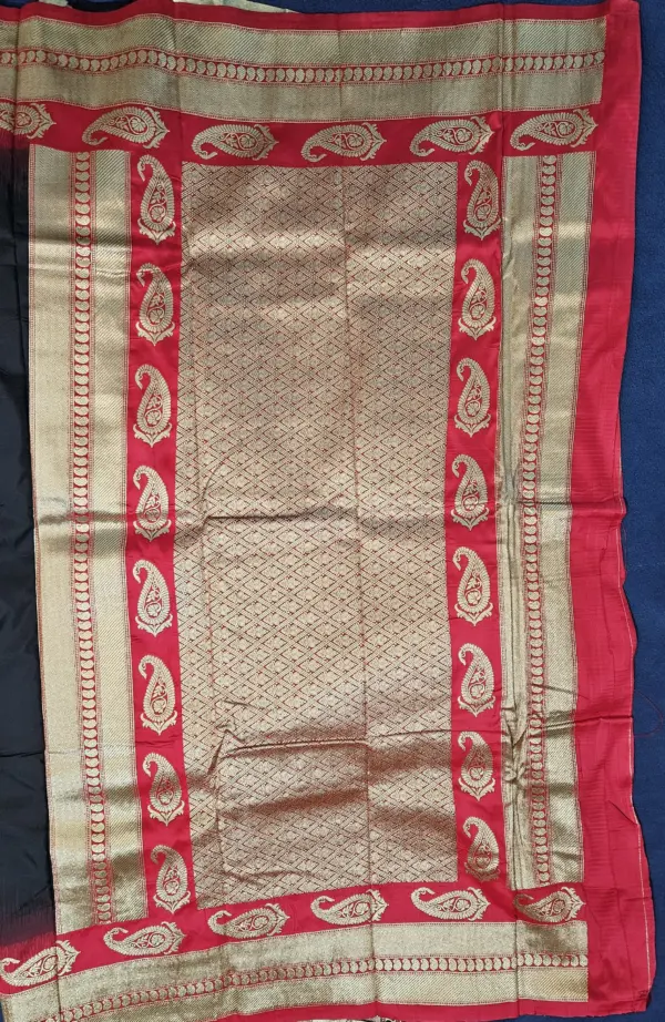 সাউথ ইন্ডিয়ান সিল্ক ব্ল্যাক শাড়ি